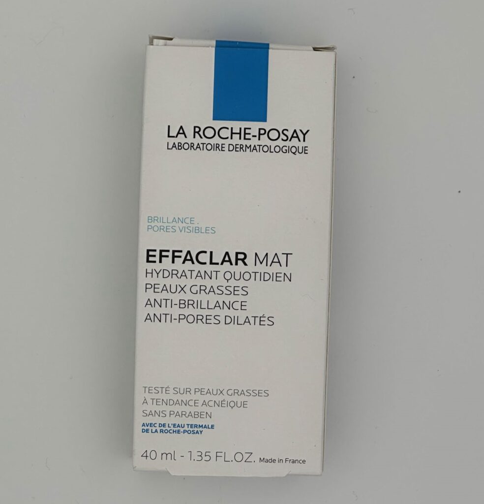 La Roche-Posay Effaclar Mat | Daily Moisturizer For Oily Skin | Visibly Reduces The Look Of Pores | Oil-Free Mattifying Moisturizer | Smooths Skin Texture | Non-Comedogenic & Dermatologist Tested