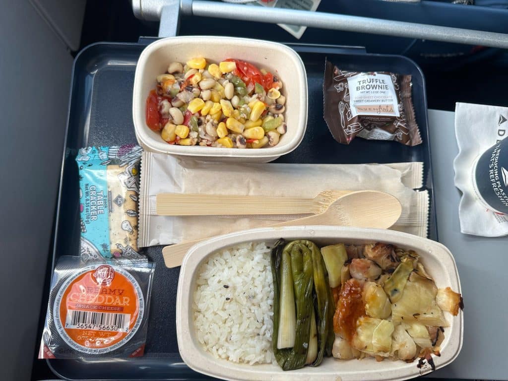 Delta Airlines in‑flight main meal on the way to Seoul
